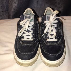 Ladies Size 9 Mephisto shoes